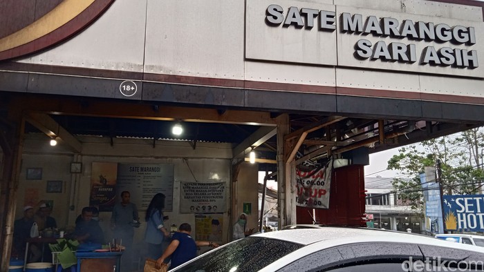 Sate Maranggi Sari Asih Sate Maranggi Sari Asih: Gurih Juicy Sate Maranggi dengan Paduan Lemak Sapi dan Sambal Oncom
