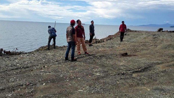 Polda Sulawesi Tenggara menyita aset lokasi tambang liar PT TMM di Desa Lelemawu. Perusahaan itu disebut bekerja tanpa rekomendasi dari pemerintah daerah.