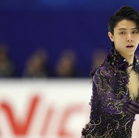 Yuzuru Hanyu yang sudah 10 tahun menekuni dunia ice skating tersebut kemudian mengatakan ia butuh waktu untuk menimbang-nimbang soal partisipasinya dalam kejuaraan dunia bulan depan. Hal tersebut membuat publik berpikir apakah ia akan mengakhiri kariernya sebagai peluncur indah. Foto: AP
