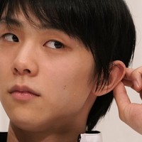Meski gagal, Yuzuru Hanyu mendapat banyak dukungan yang bisa membesarkan hatinya. Selain dari netizen, ia juga mendapat tribut dari penulis Tokyo Ghoul yang baru-baru ini membuat sketsanya. Foto: AP