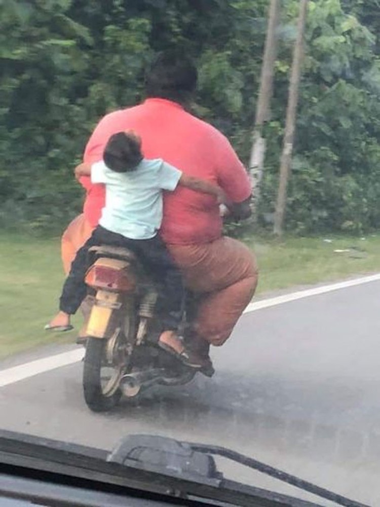 Aksi kocak bocah