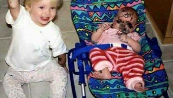 Duh kakak usil banget.... Foto: Kids in Predicaments