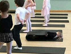 Aksi Bocah yang Terabadikan Kamera Bikin Ngakak