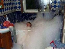 Aksi Bocah yang Terabadikan Kamera Bikin Ngakak