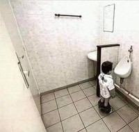 Aksi kocak bocah