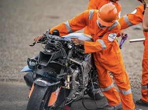 Dovizioso Jadi Korban Pertama Sirkuit Mandalika: Crash, Motornya Hancur Berantakan