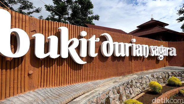 Bukit Durian Sagara, Sukabumi memiliki view menawan, langsung ke Teluk Pelabuhanratu.