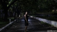 Siapa sangka dibalik image tersebut mereka juga memiliki bakat dan prestasi seperti layaknya orang biasa. Tak tercatat dengan rinci berapa total transpuan di Indonesia yang masih harus berjuang mengekspresikan dirinya. Inilah kiprah mereka.