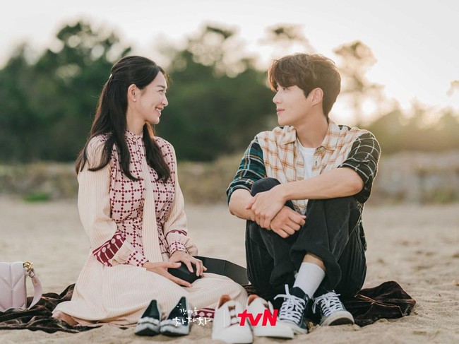 Drama Korea Hometown Cha-Cha-Cha