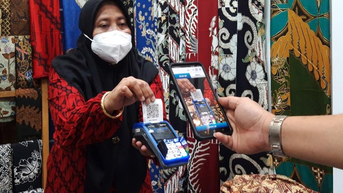 Bertepatan dengan momen Hari Ulang Tahun BCA yang ke-65 pada 21 Februari mendatang, komitmen BCA terus berlanjut untuk menumbuhkembangkan UMKM di Indonesia dan merayakannya bersama para pelaku UMKM di Indonesia, bergandengan tangan membangun kembali geliat perekonomian bangsa.