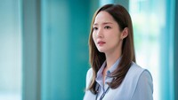 Bukan cuma kisah cinta, Forecasting Love and Weather akan membawa penonton mengintip kehidupan karyawan di BMKG. Foto: (dok. Netflix)