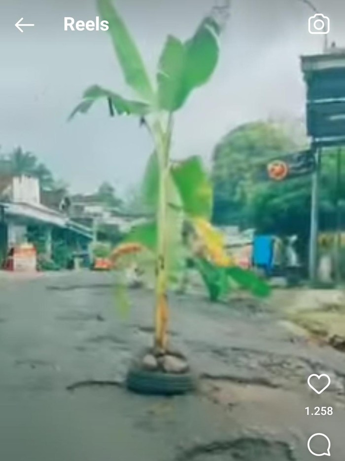 Jalan Berlubang di Blitar
