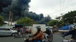 Penampakan Kobaran Api Lahap Pabrik Plastik di Pati