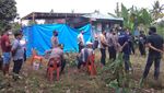 Momen Polisi Bongkar Kuburan Diduga Korban Kerangkeng Bupati Langkat