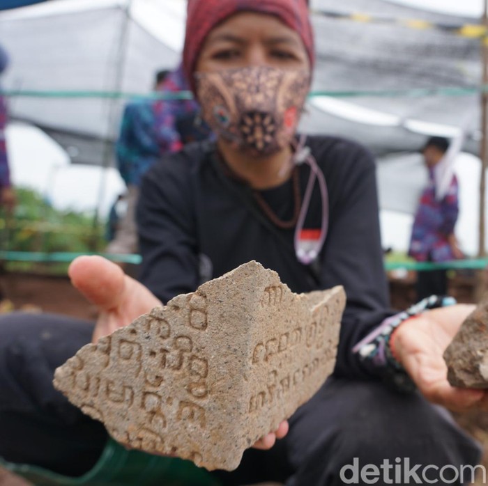 prasasti catur muka mojokerto