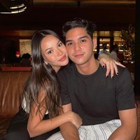 Tak disangka, Al sendiri waktu dua tahun untuk akhirnya bisa membuat Alyssa menerima hatinya. Foto: Instagram alyssadaguise