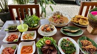 Saung H Amir ini termasuk legendaris, karena sudah berdiri sejak tahun 1970-an. Rumah makan Sunda ini merupakan bisnis keluarga yang turun temurun. Foto: detikcom/Riska Fitria