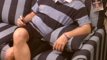 Saya adalah tuan sofa. Foto: (liveabout).