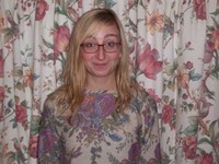 Seperti Editan, Orang-Orang Ini Tanpa Sengaja Menyatu dengan Lingkungan