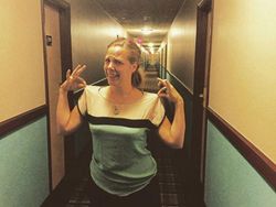 Seperti Editan, Orang-Orang Ini Bak Bunglon Berkamuflase dengan Sekitar