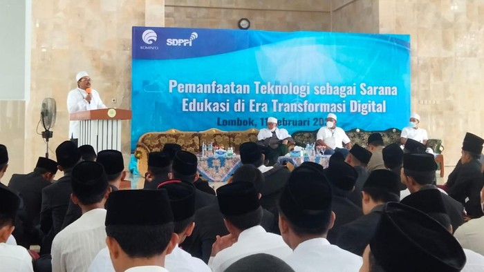 Silaturahmi Kominfo dengan santri di Lombok Barat (Faruk-detikcom)