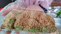 Banyak yang menilai seperti Mochi yang berasal dari Sukabumi, siapa sangka jajanan pasar Kaloci tersebut adalah berasal dari Pontianak. 