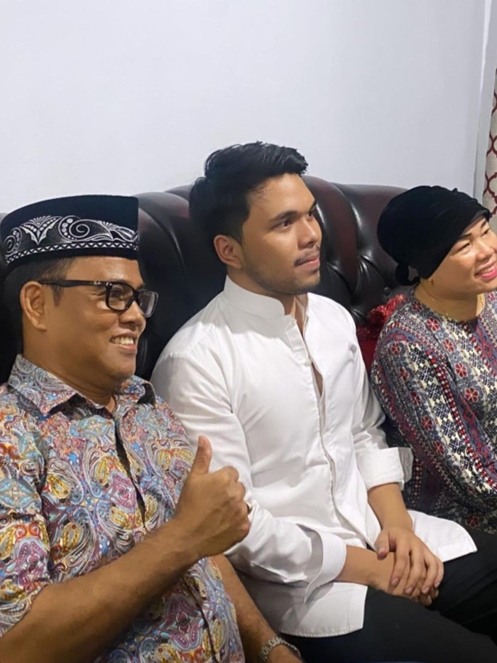 Thariq Halilintar Thariq Halilintar bertemu Faisal, ayah Fuji
