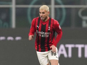 Theo Hernandez Ditaksir Banyak Klub, Cuma Milan yang di Hati