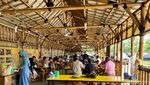 Puas Makan Ayam Goreng Kampung dan Sambal Jebleh di Warung Sunda
