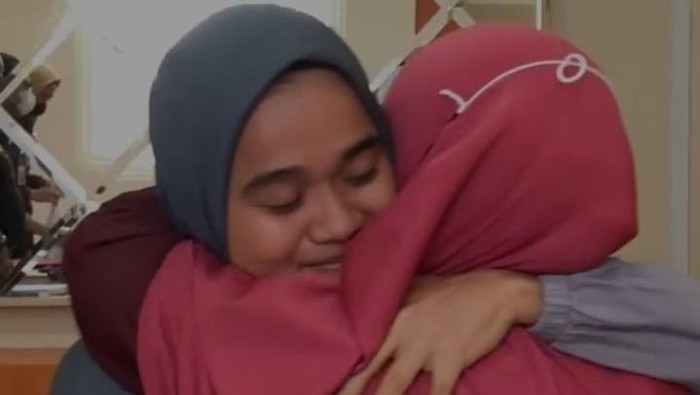Winda saat memaafkan pengeroyok yang menuduhnya pelakor (Dok. Istimewa)
