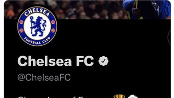 Fans mendesak admin agar segera merubah, karena Chelsea tidak lagi juara Eropa tapi sudah Dunia. Foto: Twitter