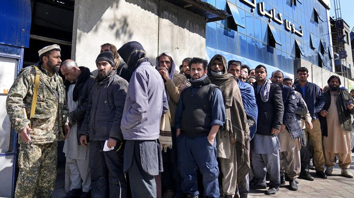 Emosi Warga di Kabul Usai AS Sita Aset Rp 100 T Afghanistan Keputusan Presiden AS Joe Biden untuk sita aset Rp 100 triliun milik pemerintah Afghanistan picu amarah warga Afghanistan. Mereka pun gelar aksi protes di Kabul