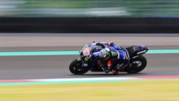 Catatan waktu Fabio Quartararo di hari ketiga lebih baik dari tes sebelumnya. Rider YZR-M1 itu berhasil menorehkan waktu 1 menit 31,074 detik. Foto: ANTARA/ANDIKA WAHYU