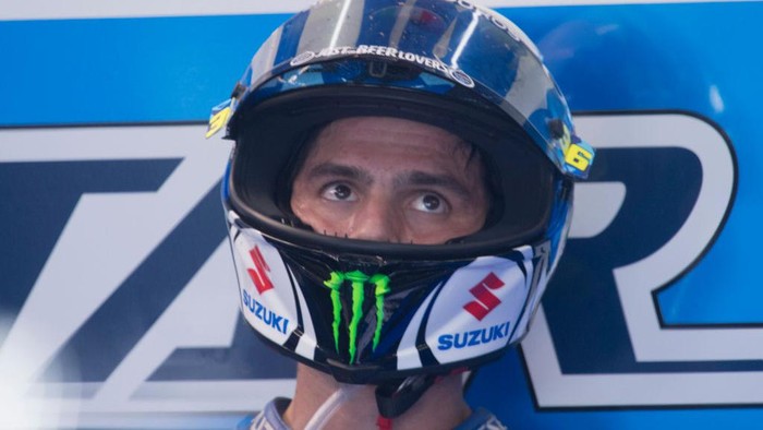 VALENCIA, SPAIN - NOVEMBER 11: Joan Mir of Spain and Team Suzuki ECSTAR drinks in box during the MotoGP of Comunitat Valenciana: Previews at Ricardo Tormo Circuit on November 11, 2021 in Valencia, Spain. (Photo by Mirco Lazzari gp/Getty Images)
