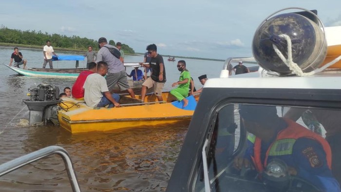Sebuah kapal boat mengalami kecelakaan di Sungai Kampar, Riau. Akibat kejadian tersebut ada 6 penumpang tewas.
