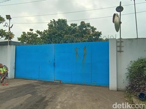 Setelah 14 Jam Kebakaran Pabrik Plastik di Pati Akhirnya Padam