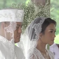 Ini juga merupakan pernikahan kedua bagi Aldico. Sebelumnya ia menikahi None Jakarta 2002 Rizka Ismailia Puteri Iskandar. Aldico menduda setelah istri pertamanya meninggal dunia karena kecelakaan lalu lintas pada 2014. Dari pernikahannya dengan Rizka, ia dikaruniai satu putra. Foto: dok. Channell YouTube Melanie Putria