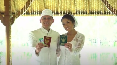 9 Momen Manis Melanie Putria Menikah Kedua Kalinya di Bali