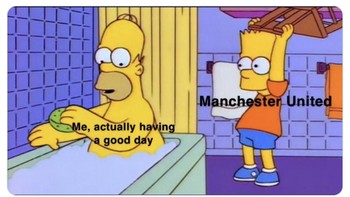 Fans MU kali ini tampak kesal. Sebab, sebelumnya juga hasilnya imbang dan permainan setan merah tidak kunjung membaik. Foto: Twitter