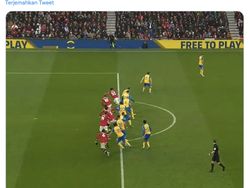 Meme MU Sering Sedekah Poin dan Gampang Kebobolan