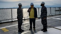 Diketahui, kapal ini diawaki sebanyak 115 personel TNI Angkatan Laut terdiri dari perwira, bintara, dan tamtama. KRI Teluk Palu (523) adalah Kapal perang Republik Indonesia berjenis Landing Ship Tank (LST). Kapal perang ini adalah kapal ke enam dari Kelas Teluk Bintuni dan diproduksi oleh PT Daya Radar Utama di Srengsem, Panjang, Bandar Lampung.