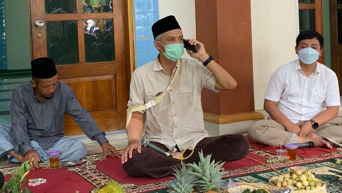Gubernur Jawa Tengah Ganjar Pranowo kembali mendatangi Desa Wadas, Purworejo pada Minggu (13/2/2022). Kedatanganya disambut ramai oleh warga Wadas.