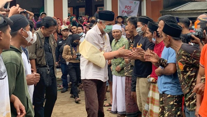 Gubernur Jawa Tengah Ganjar Pranowo kembali mendatangi Desa Wadas, Purworejo pada Minggu (13/2/2022). Kedatanganya disambut ramai oleh warga Wadas.