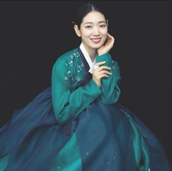 Hanbok, Songpyeon, dan Nostalgia: Chuseok di Layar Kaca Korea