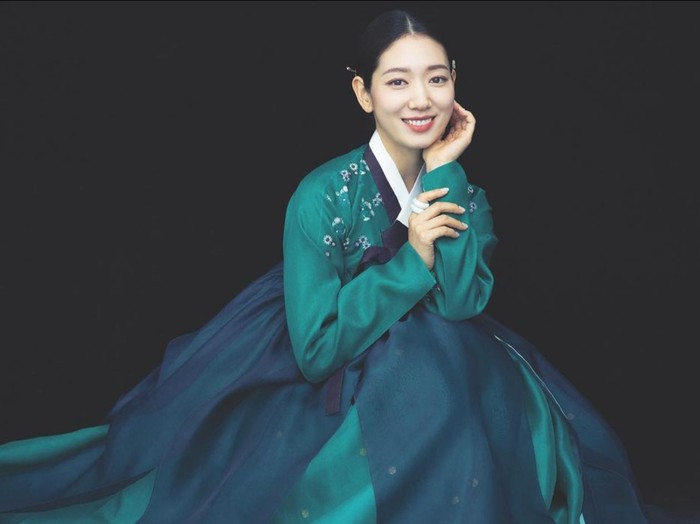 Park Shin Hye Park Shin Hye pakai Hanbok.