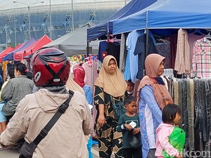 Duh! Pasar Kaget GBLA Masih Beroperasi di Tengah PPKM Level 3