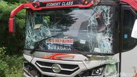 Penampakan Bus Yang Tabrak 6 Mobil-2 Motor Di Bantul