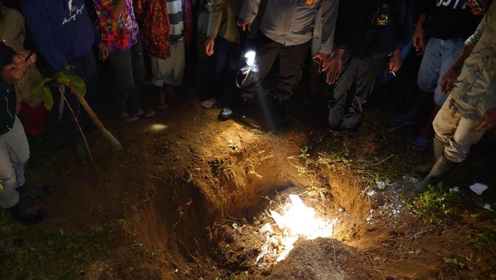 Penemuan mayat terkubur dibungkus karung di Jambi