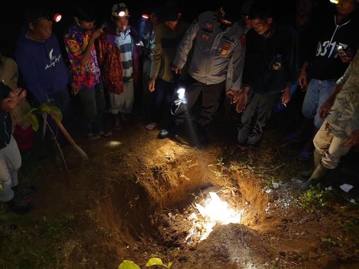 Penemuan mayat terkubur dibungkus karung di Jambi