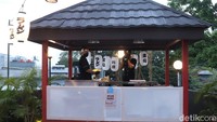 Owner Hanami Cafe & Sky Lounge Andrew Clement mengatakan, resto yang ia buat mengusung konsep Jepang. 